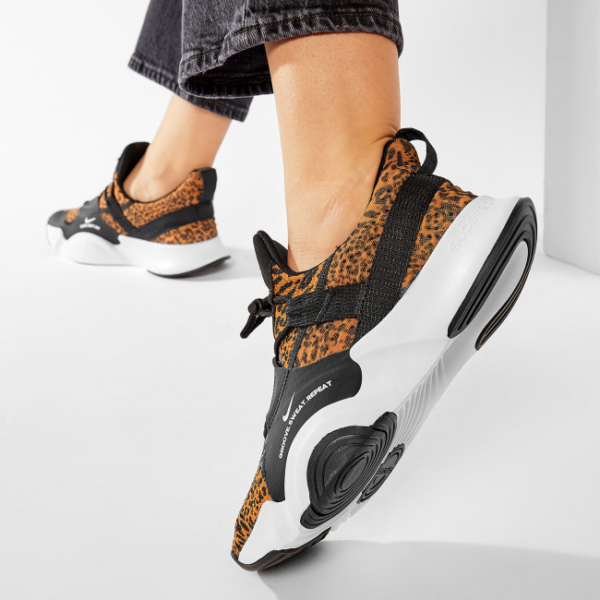 Tenis Nike SuperRep Groove Feminino
